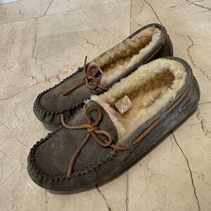 UGG Dakota moccasin slippers men’s Sz 11 GUC
